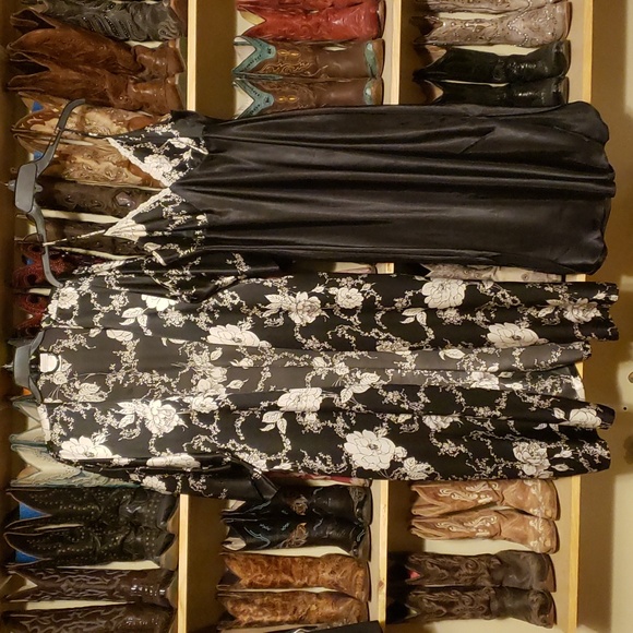 Secret Treasures Night Gown and Robe set - Picture 1 of 4